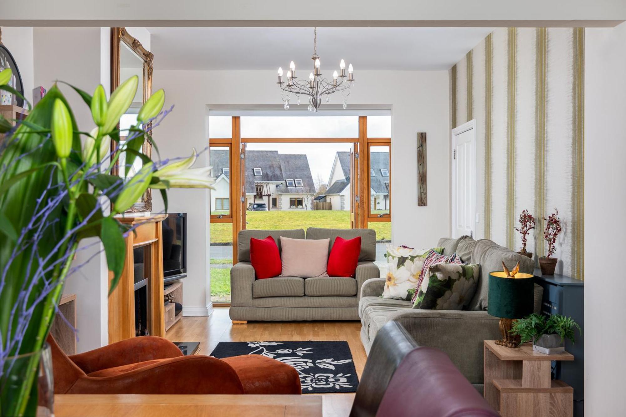 Shannonside - Stylish 5 Bed Marina Home & 40Ft Mooring Termonbarry Exterior photo