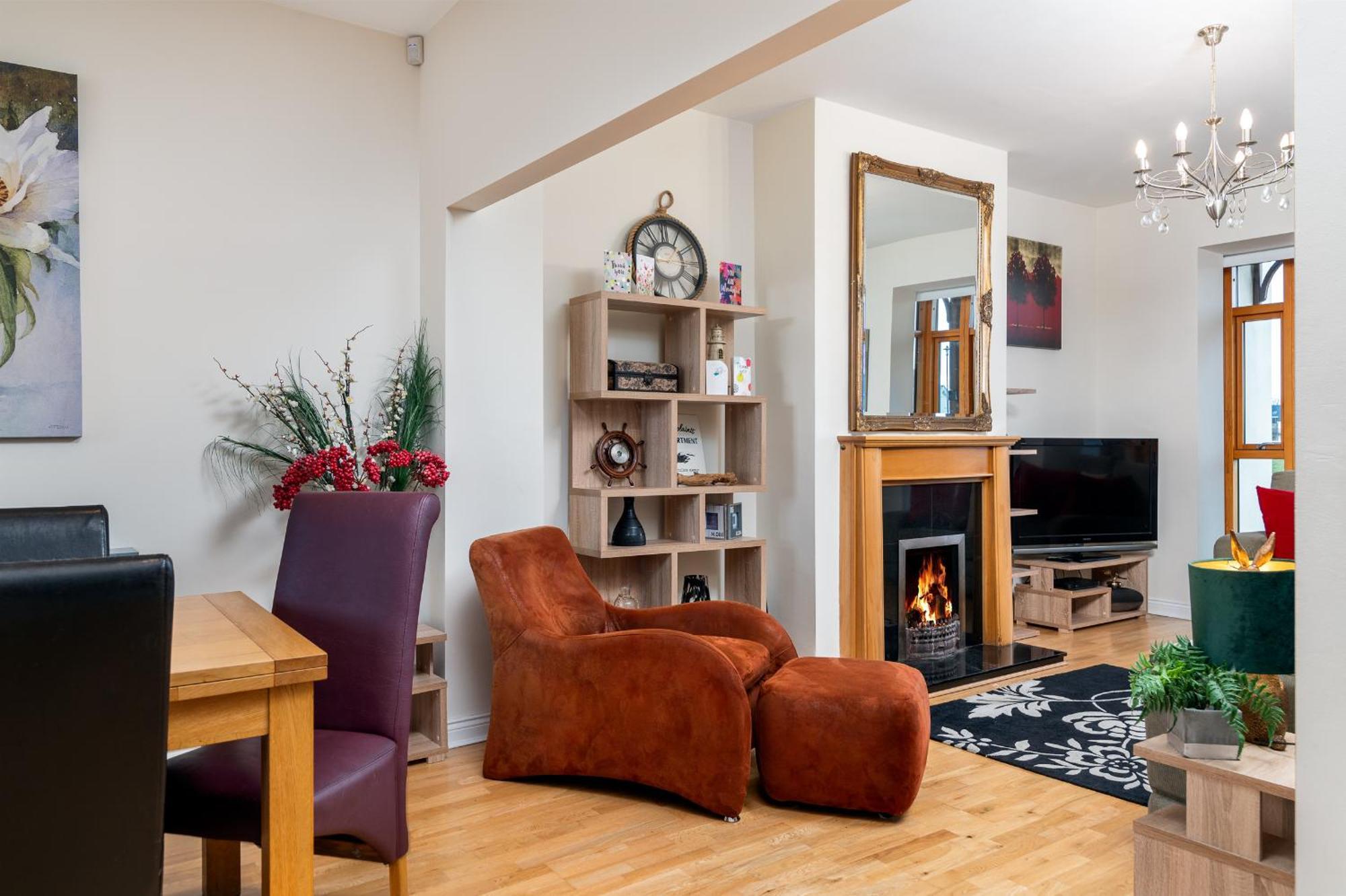 Shannonside - Stylish 5 Bed Marina Home & 40Ft Mooring Termonbarry Exterior photo