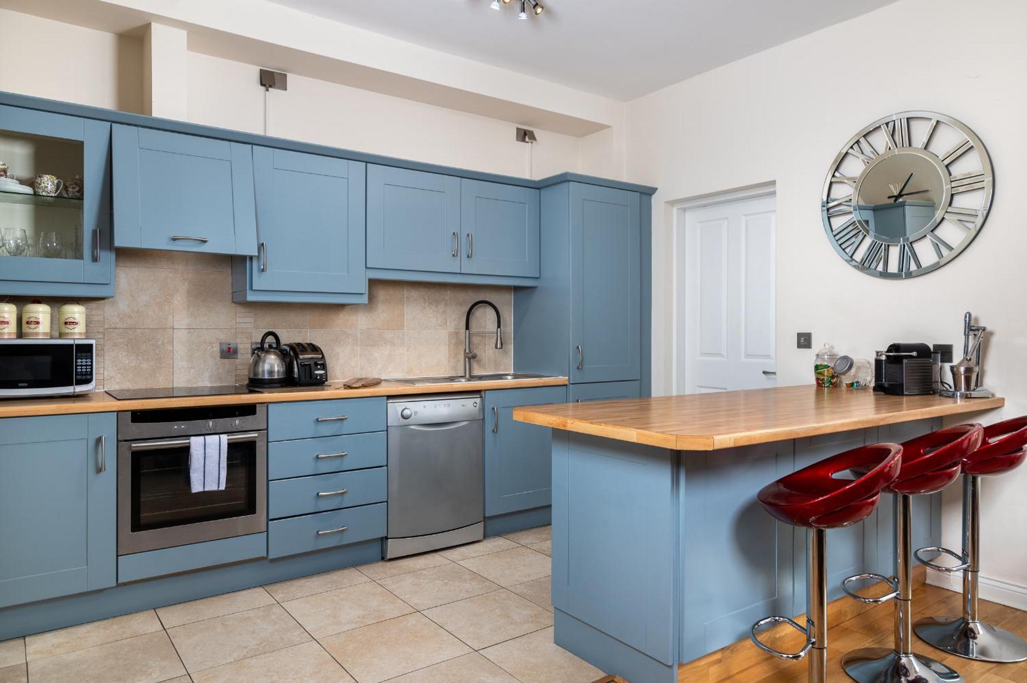 Shannonside - Stylish 5 Bed Marina Home & 40Ft Mooring Termonbarry Exterior photo